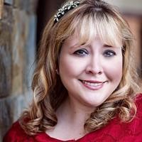 Author Katie Ashley headshot 12.17.15